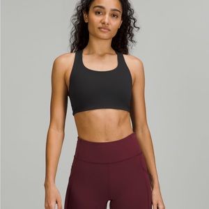 Lululemon training invigorate bra with clasp